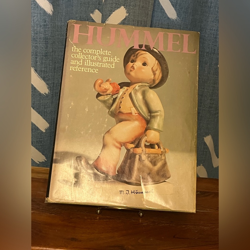 Vintage M.I. Hummel Complete Collector’s Guide and Illustrated Reference Book
